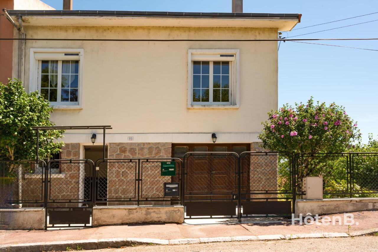 Large House Close To Center Hébergement de vacances *
